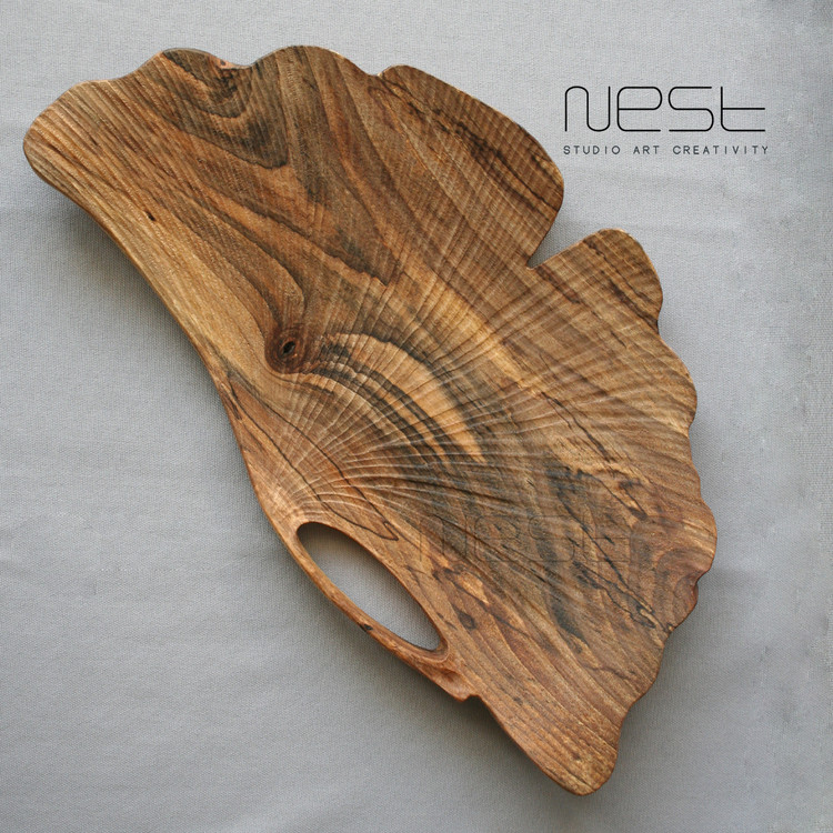 رف چوبی برگ بیلوبا – طراحی منحصر به فرد با الهام از برگ بیلوبا